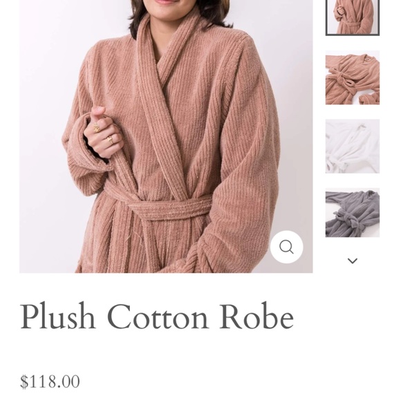 Robe - Picture 3 of 4